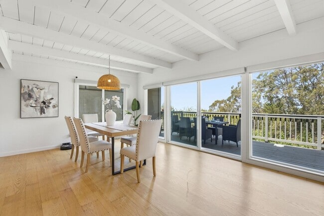 Building Photo - 2323 Mastlands Dr