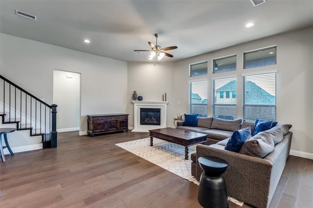 Foto del edificio - 1821 Newpark Wy