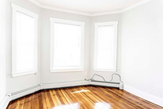 Building Photo - 3 bedroom in Revere MA 02151