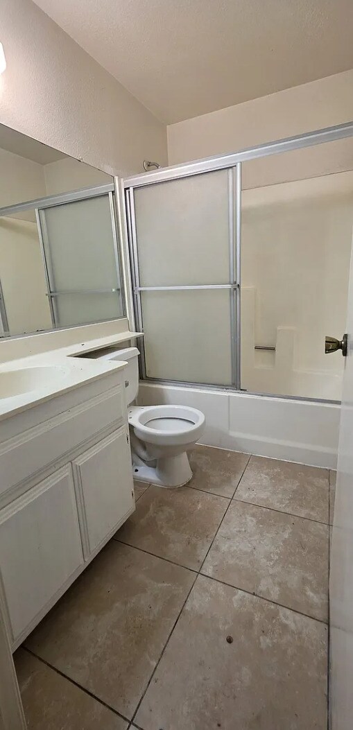 Bathroom - 1026 Saint Louis Ave