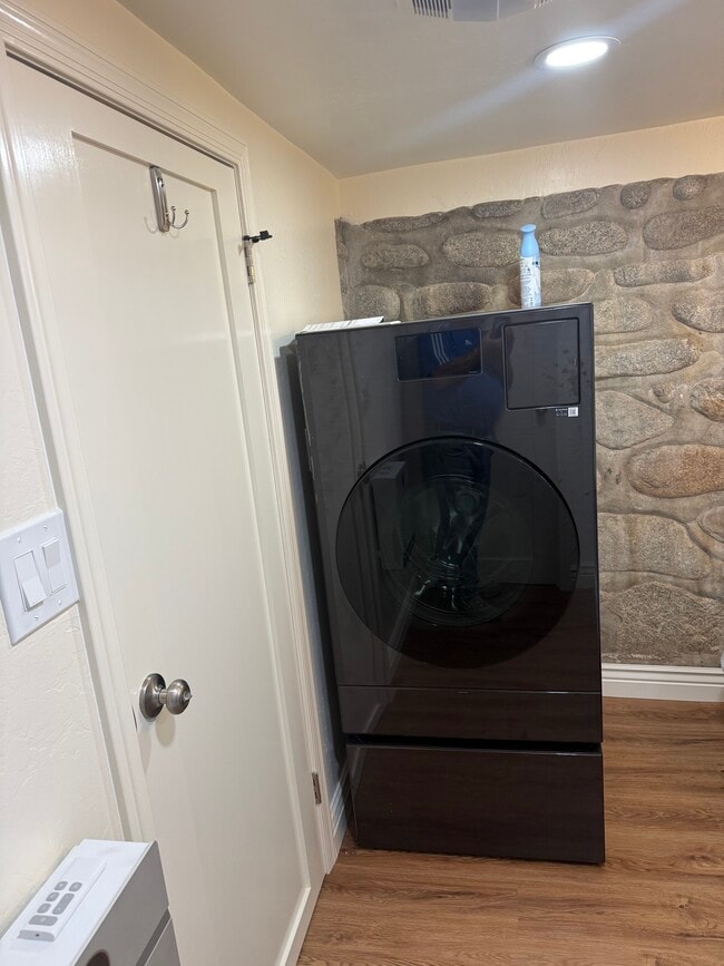 All in one washer and dryer - 24 Los Helechos