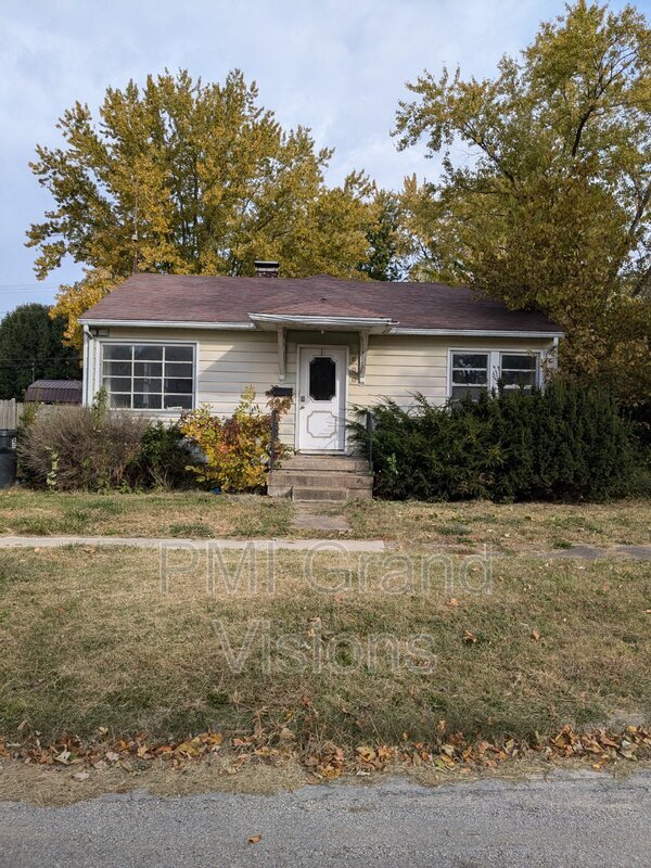 Primary Photo - 600 E Jefferson Ave