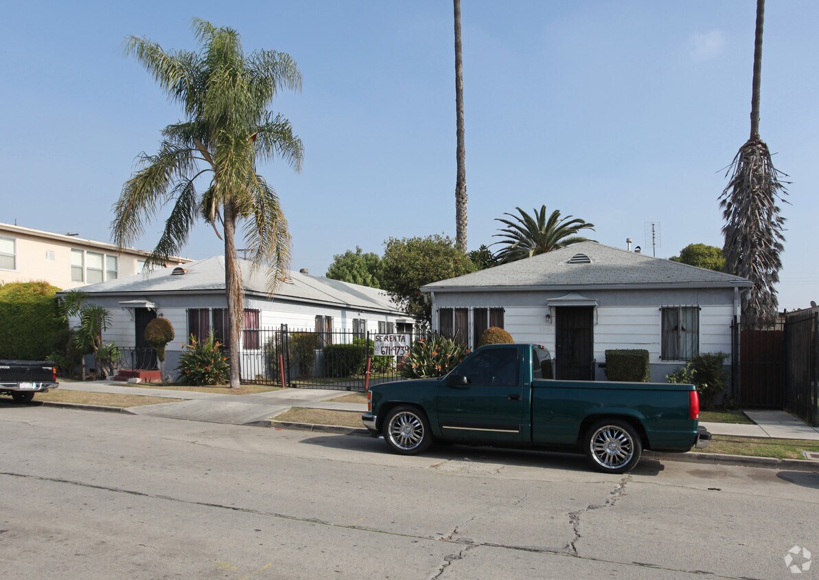 Foto principal - 6510 S Victoria Ave