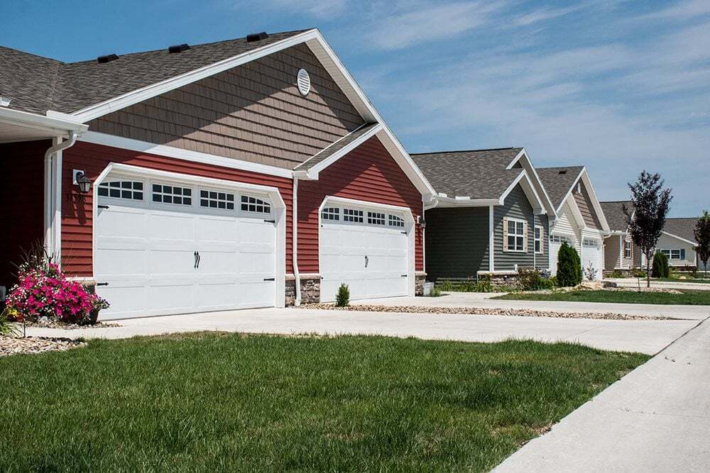 Redwood North Ridgeville Meadow Lakes Blvd – photo 1 of 33