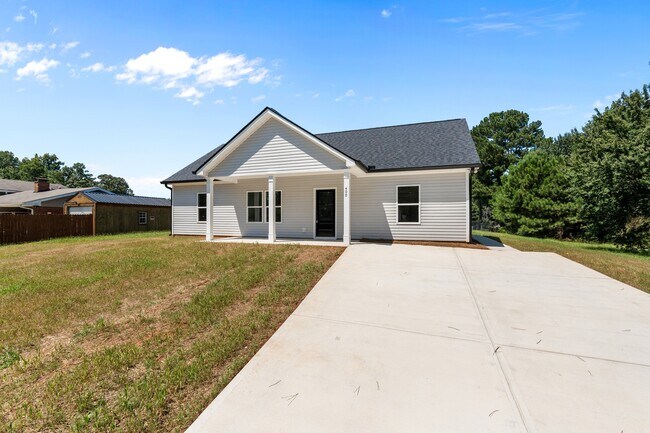 Foto del edificio - 400 Henson Cir