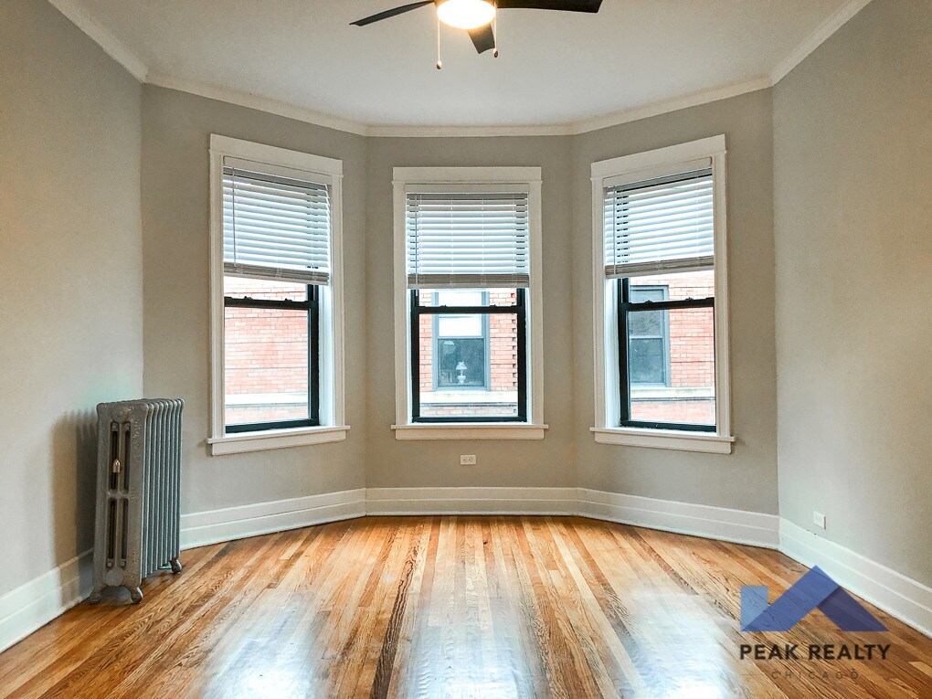 Foto principal - 455 W Belmont Ave