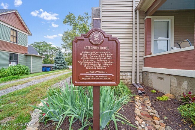 Foto del edificio - 11613 Main St