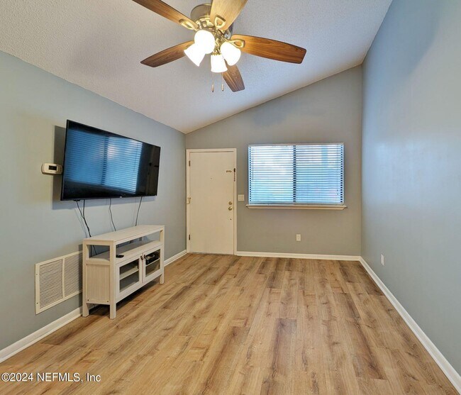 Building Photo - 2511 Whispering Woods Blvd