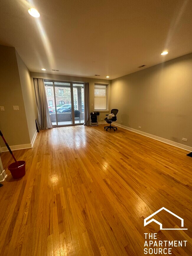 Building Photo - 2516 N Willetts Ct