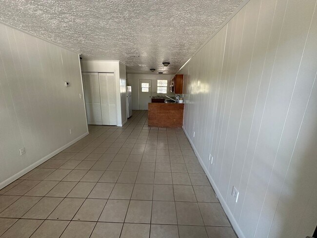 Foto del edificio - 3908 E 11th St