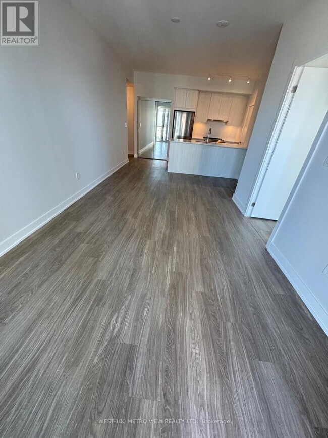 Building Photo - 430-2430 Square One Dr