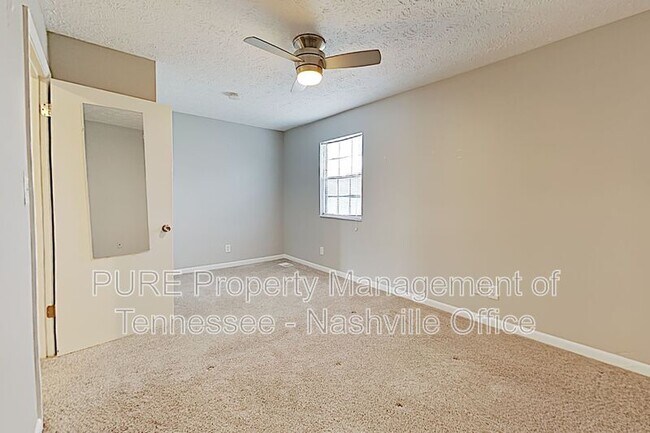 Building Photo - 613 Eastboro Dr
