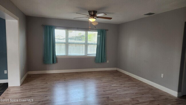 Foto del edificio - 179 Clairbourne Ave