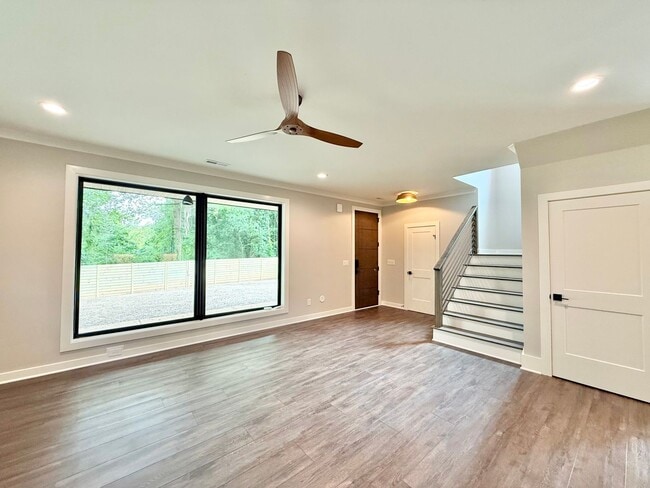 Building Photo - Gregg St [2 UNITS]