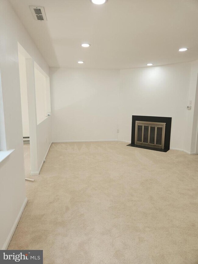 Foto del edificio - 134 5 Crown Royal Cir