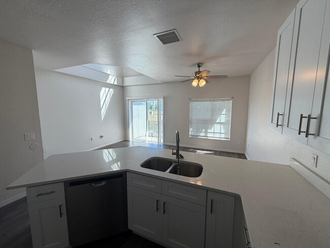 Photo - 2003 Claudia Ln Townhome