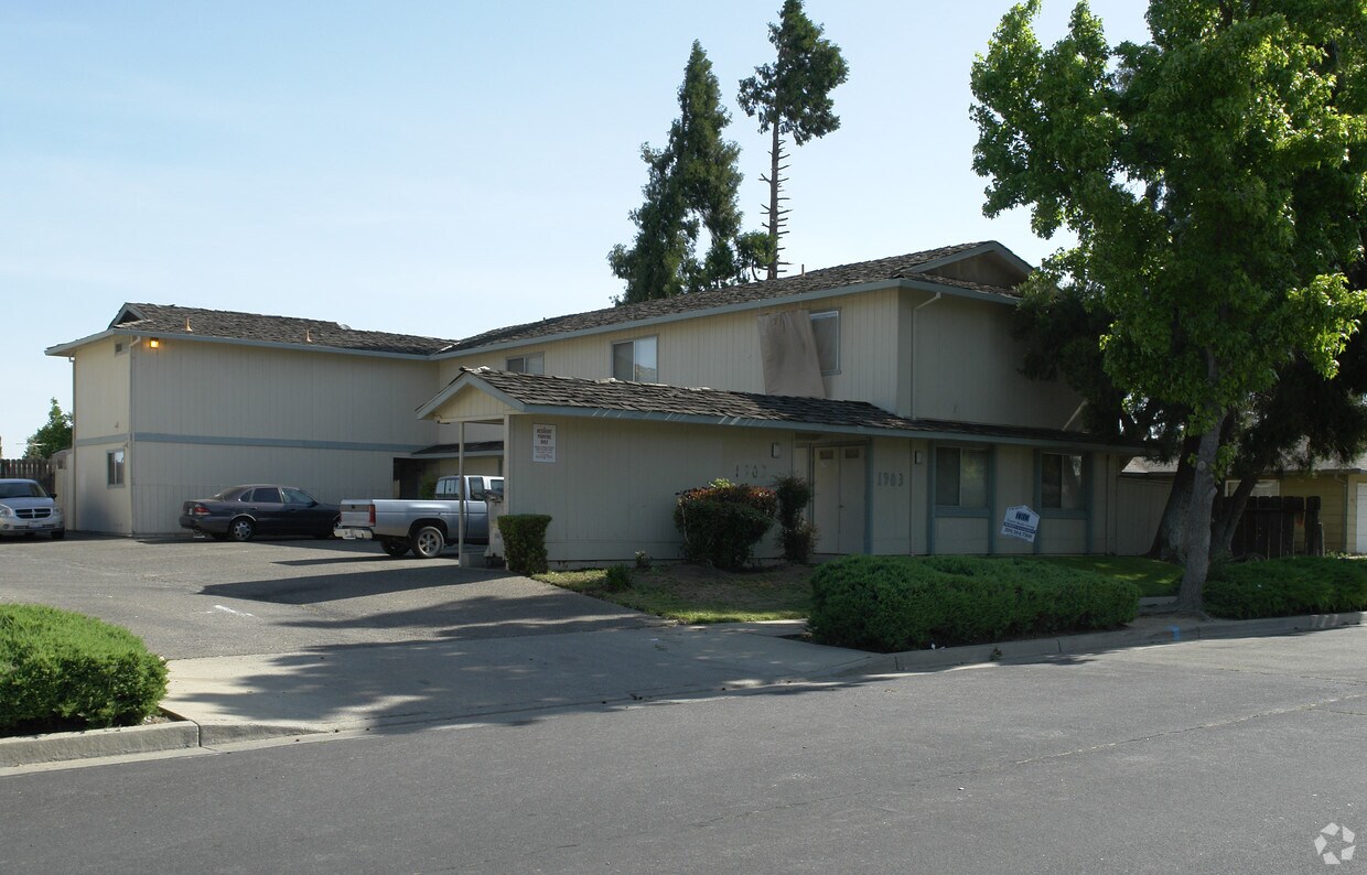 1903 Shadow Brook Dr, Merced, CA 95348 Apartments in Merced, CA