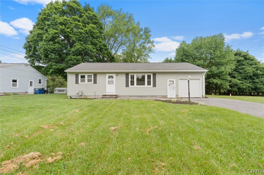 Primary Photo - 102 Oakridge Dr