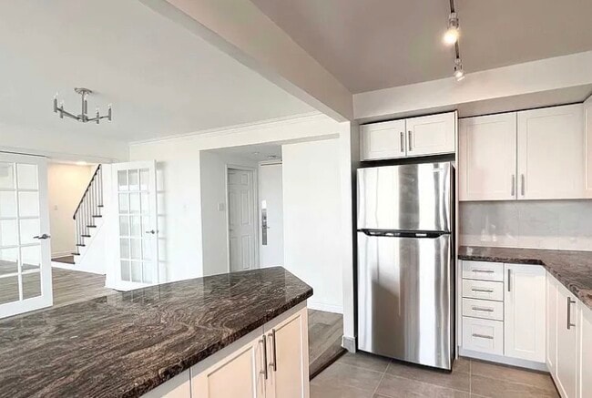 Building Photo - 44 Walmer Rd