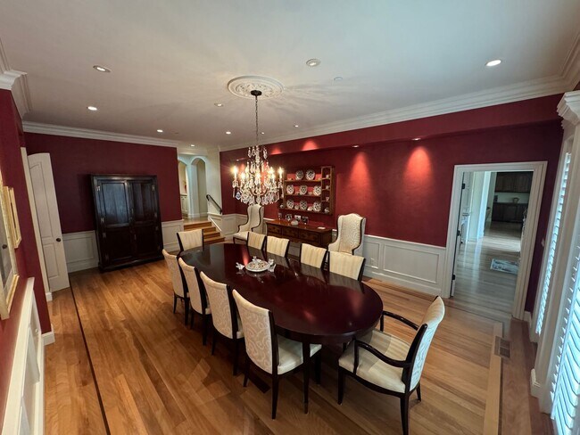 Foto del edificio - West Hillsborough Home For Rent