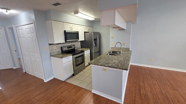 Building Photo - 2747 N Poinciana Blvd