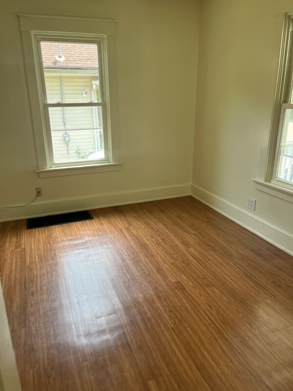 Foto del edificio - 4920 Plainville Rd