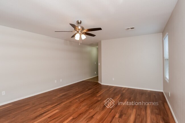 Foto del edificio - 37966 N Beverly Ave