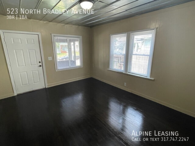 Foto del edificio - 523 N Bradley Ave