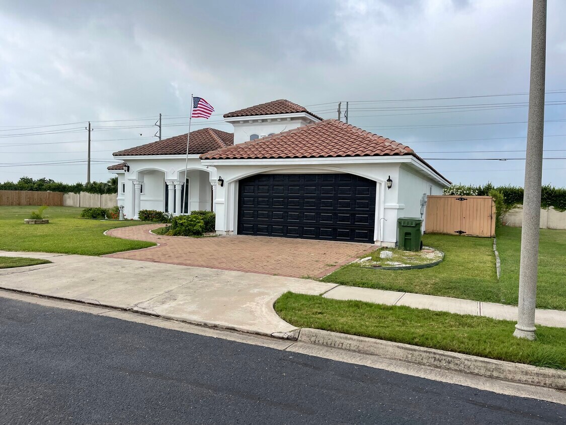 120 Sea Grape Ln, Laguna Vista, TX 78578 House Rental in Laguna Vista