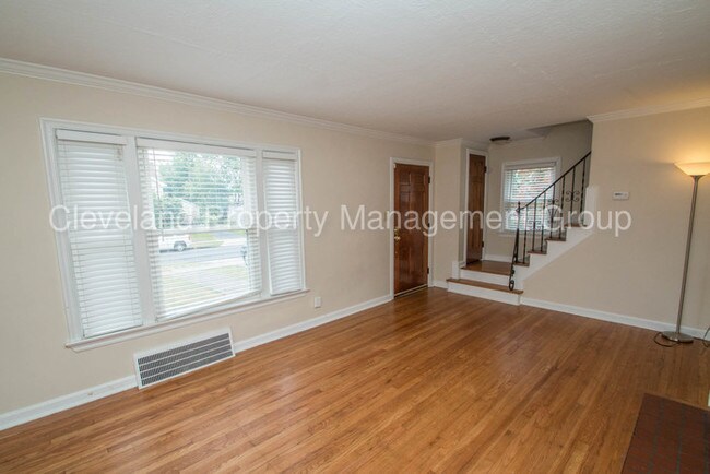 Building Photo - 945 Rushleigh Rd