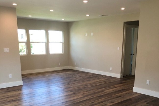 Foto del edificio - 8034 Airlane Ave