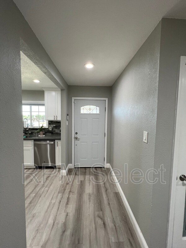 Building Photo - 4328 Don Julio Blvd