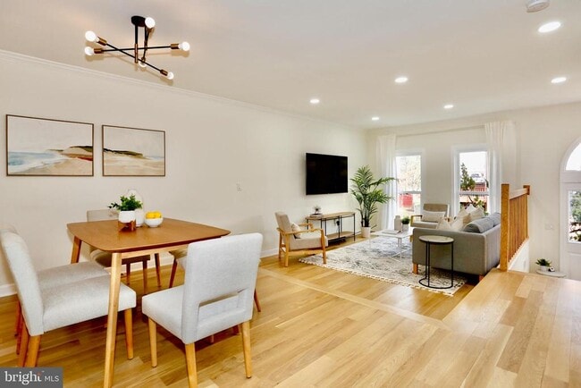 Foto del edificio - 1515 Templeton Pl