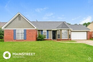 Building Photo - 10676 Oak Cir N