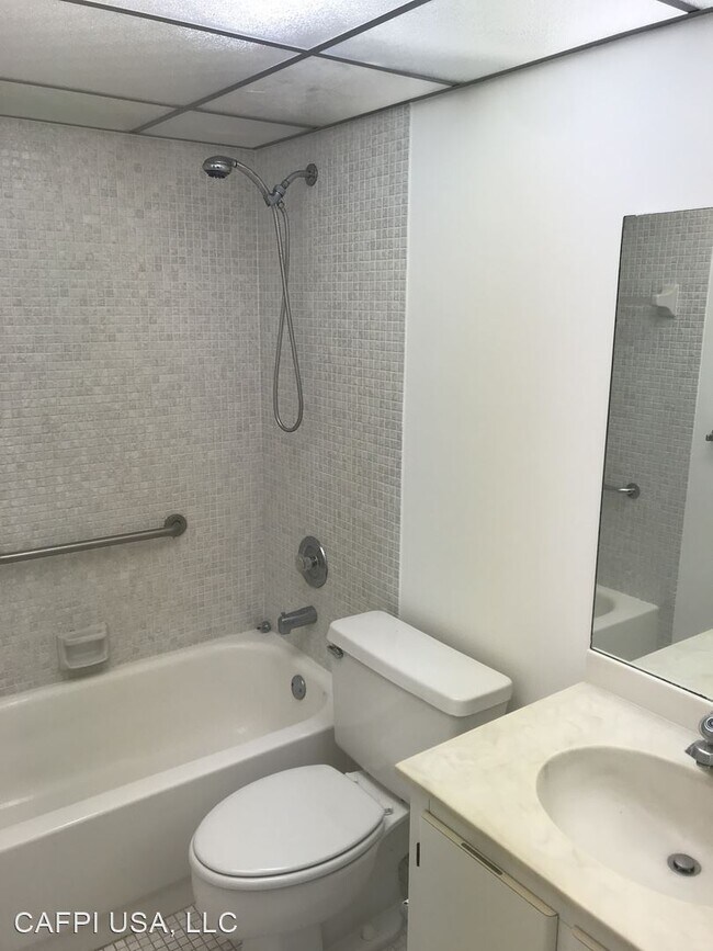 Building Photo - 2 br, 2 bath House - 7650 W McNab Road #206