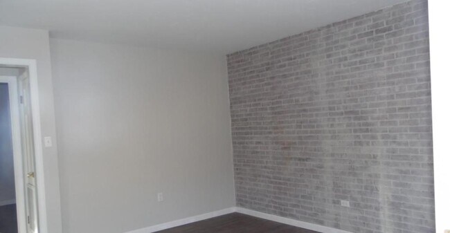 Foto del edificio - 2459 Pine Ave