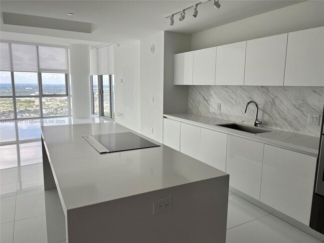 Foto del edificio - 851 NE 1st Ave