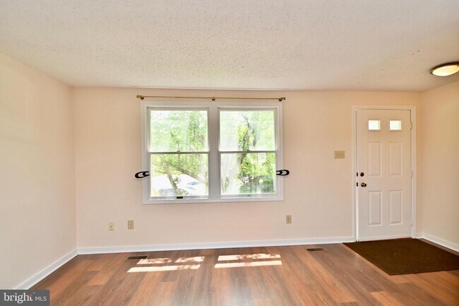 Building Photo - 6832 Heatherway Ct