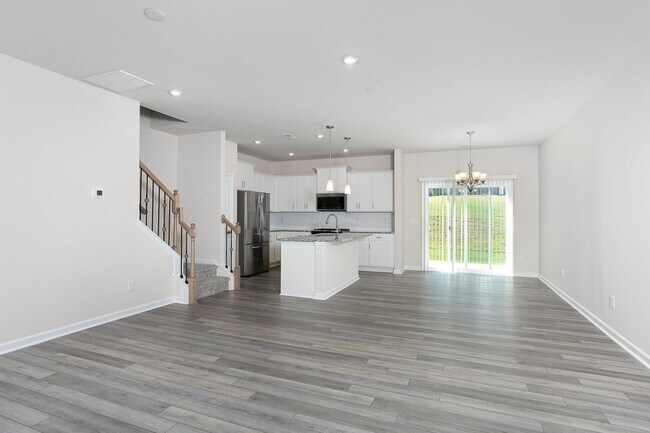 Building Photo - Beautiful 3 bedroom, 2.5 bath townhome in ...