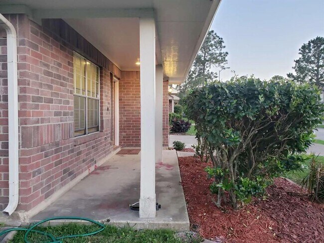 Building Photo - 1015 Andover Dr