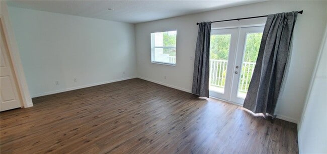 Building Photo - 2505 6th Ave Dr E