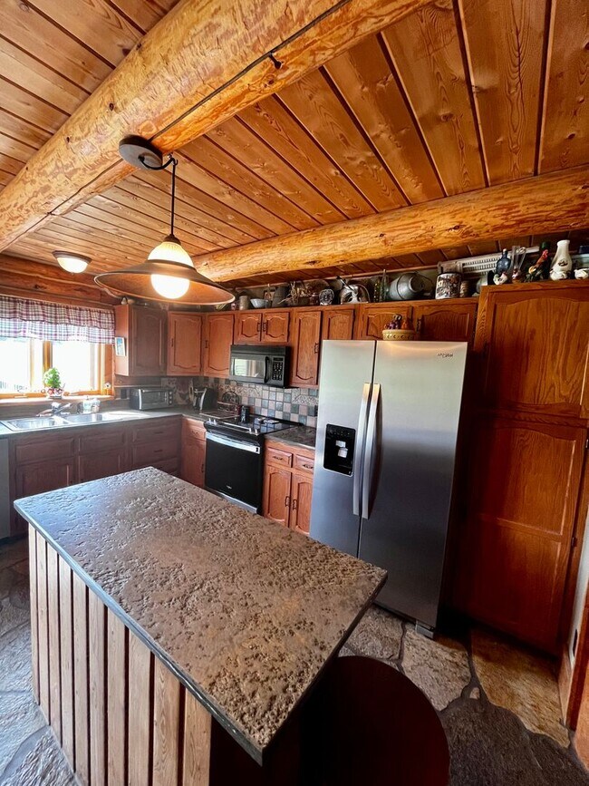 Foto del edificio - Fully Furnished Cabin Available - 10 Minut...