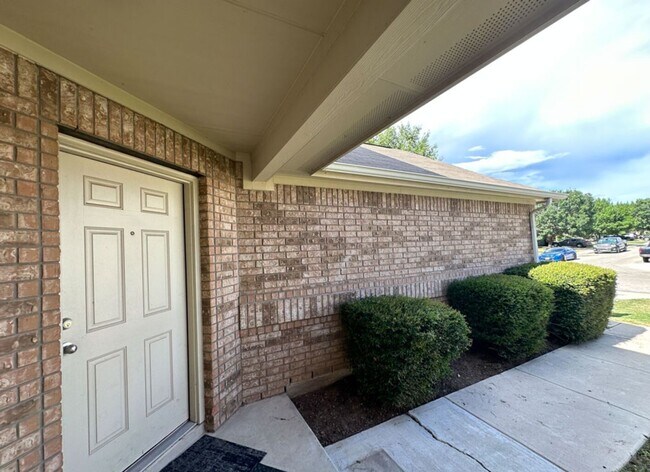 Building Photo - 3BED/2.5 HOUSE FOR RENT AVAILABLE NOW!