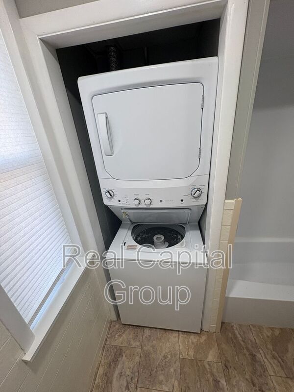 Foto del edificio - 306 3rd St