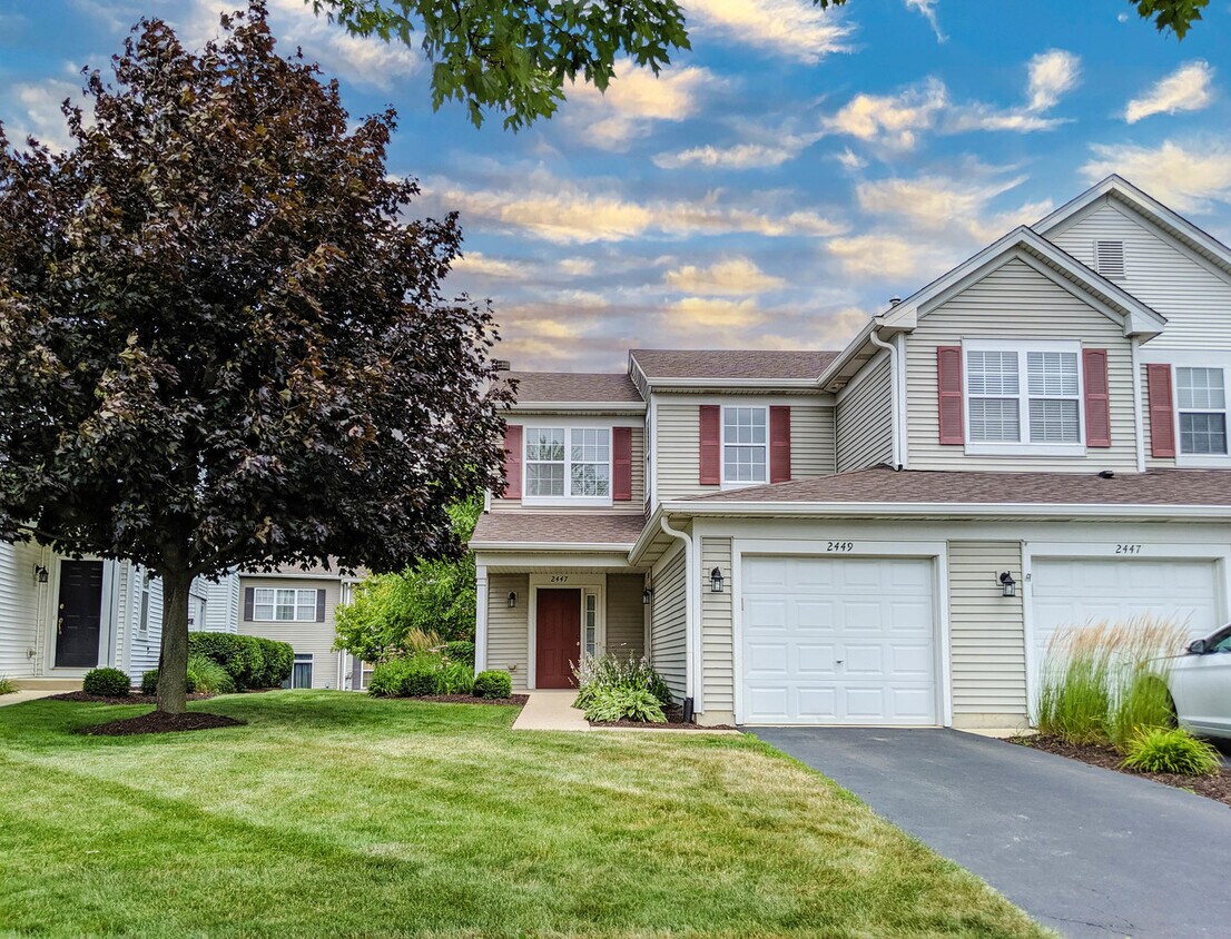 Primary Photo - 2449 Oneida Ln