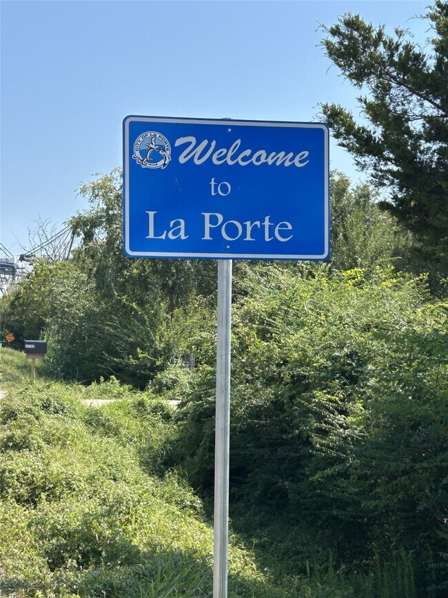 Foto del edificio - 128 Shadylawn St