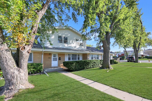 Building Photo - 9002 N Clifton Ave