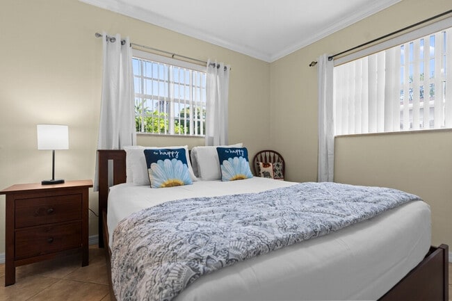 Foto del edificio - 311 SW 8th St