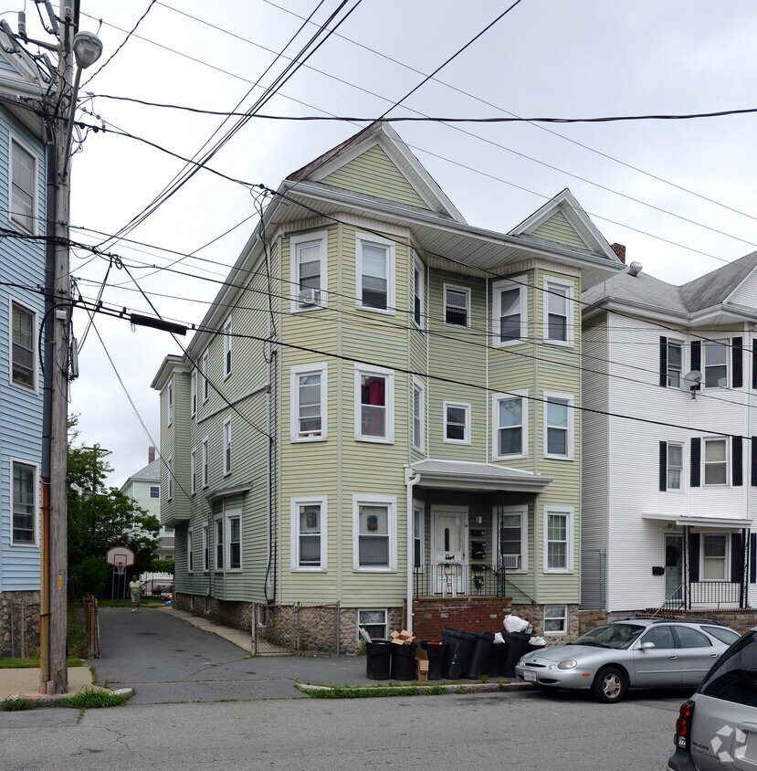 Primary Photo - 89 Hathaway St