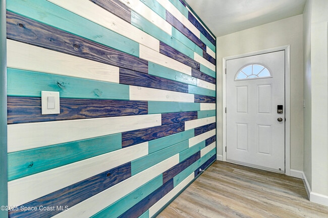 Building Photo - 702 Lund Cir